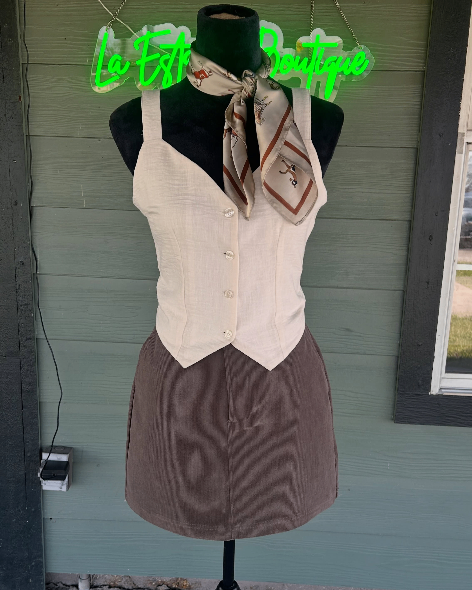 Ivory Buttoned Vest Look